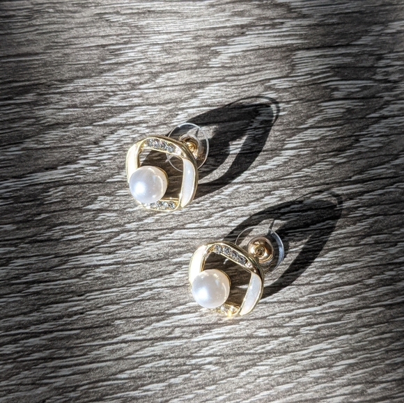 BRAND NEW Stylish Korean S925 Earrings - Picture 1 of 1